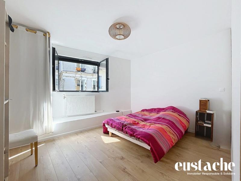 Loft - 90 m² - 3 pièces