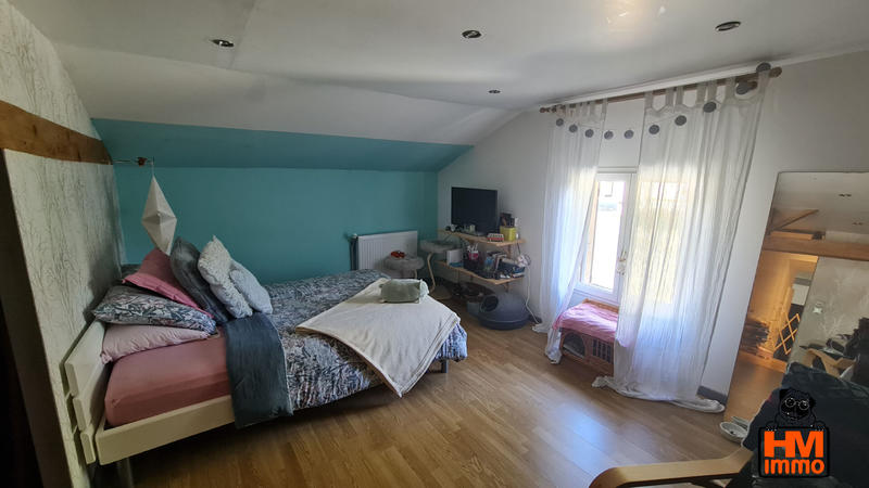 Maison - 235 m² - 8 pièces