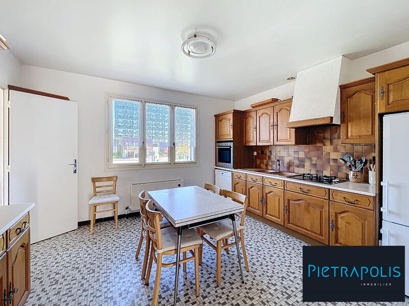 Maison - 174 m² - 8 pièces