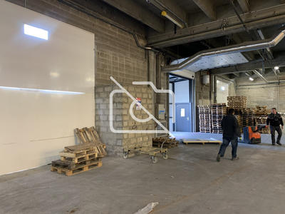 Entrepôt - 2 454 m²