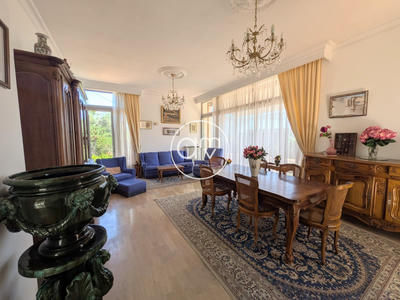 Appartement - 160 m² - 5 pièces