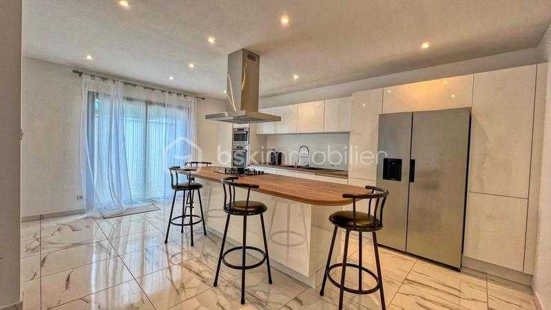 Maison - 163 m² - 5 pièces