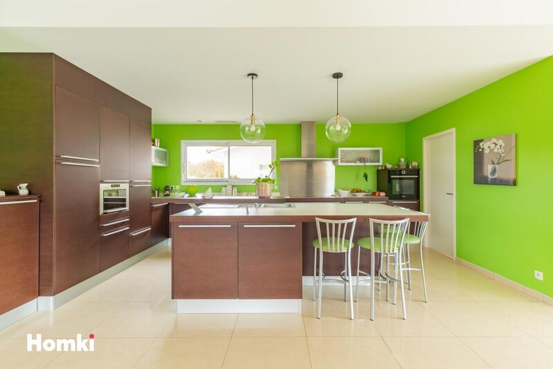 Maison - 206 m² - 5 pièces