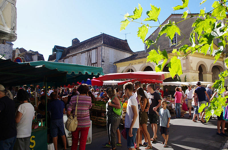 Marché traditionnel du dimanche