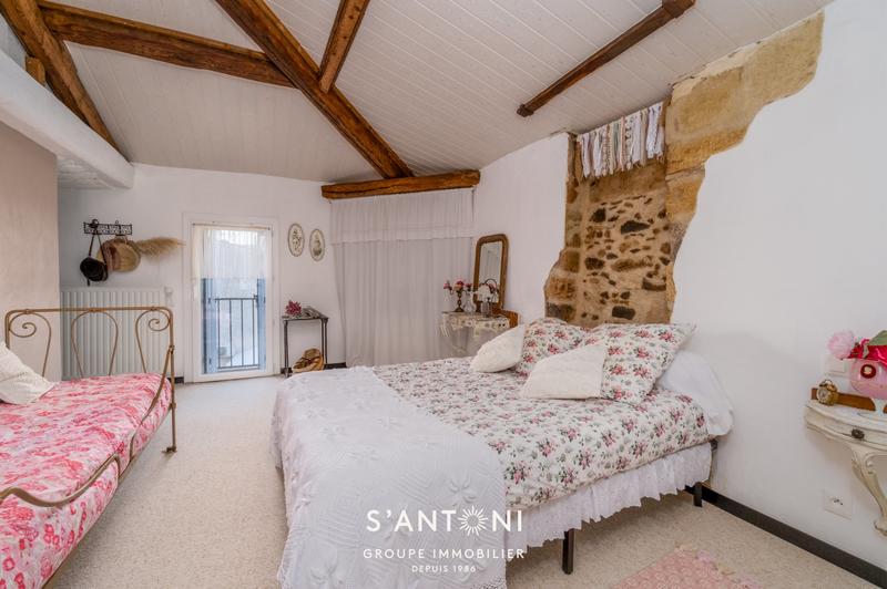 Maison - 201 m² - 7 pièces