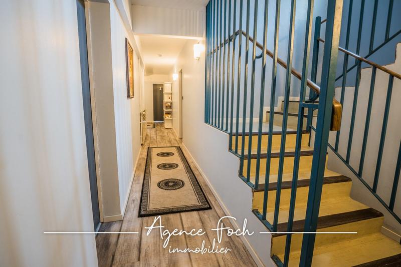 Maison - 495 m² - 14 pièces