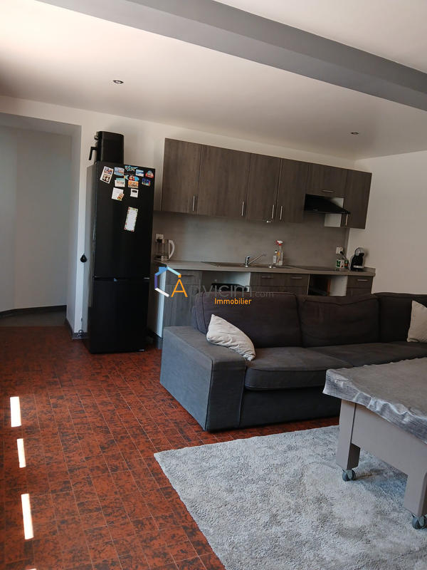 Maison - 225 m² - 8 pièces