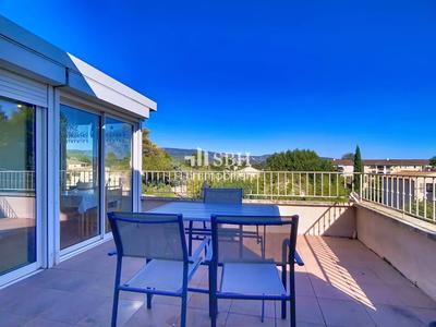 Appartement - 81 m² - 3 pièces