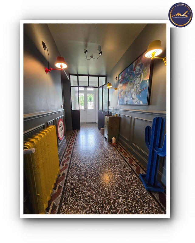 Villa - 264 m² - 10 pièces