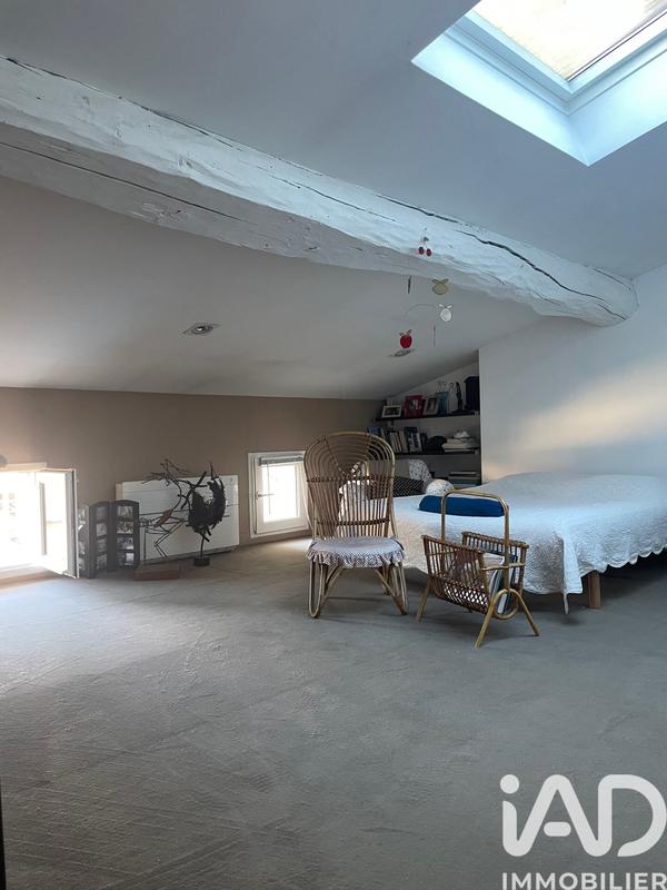 Maison - 270 m² - 9 pièces