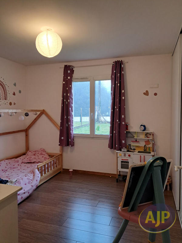 Maison - 99 m² - 4 pièces