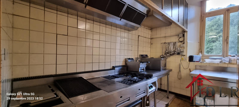 Local commercial - 895 m²