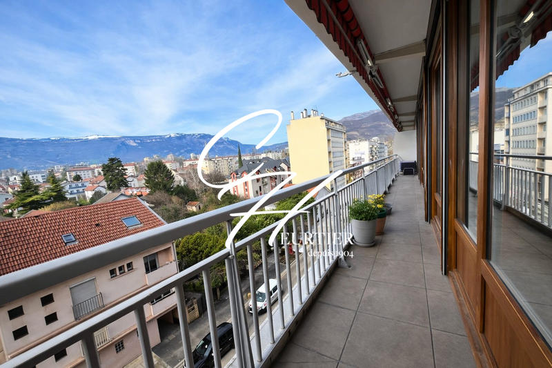 Appartement - 98 m² - 4 pièces