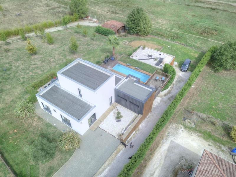 Maison - 200 m² - 4 pièces