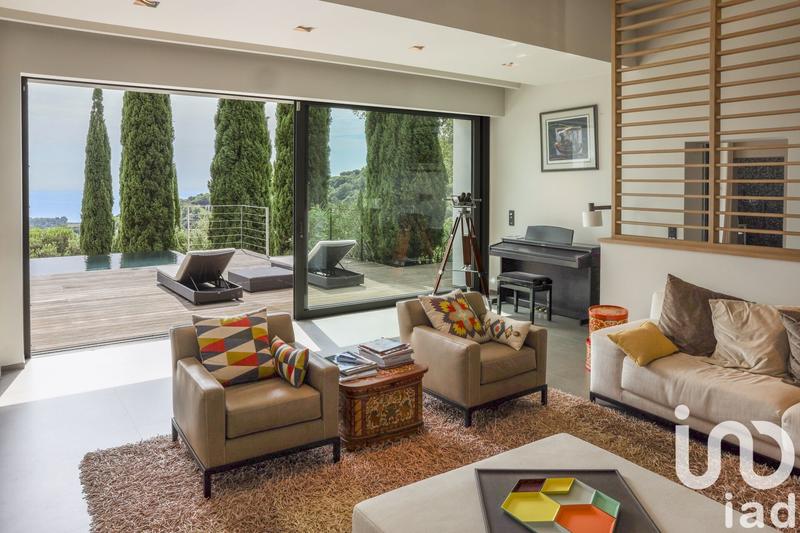 Maison - 350 m² - 9 pièces