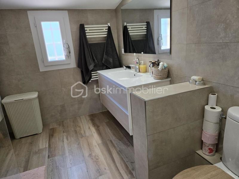 Villa - 300 m² - 8 pièces