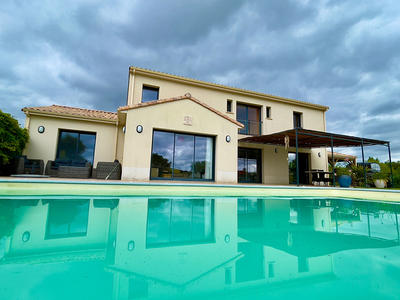 Maison - 182 m² - 7 pièces