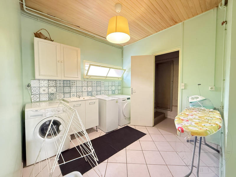 Maison traditionnelle - 282 m² - 8 pièces