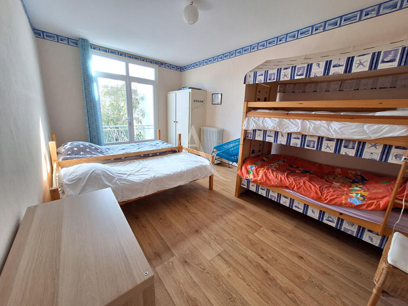 Maison - 122 m² - 8 pièces