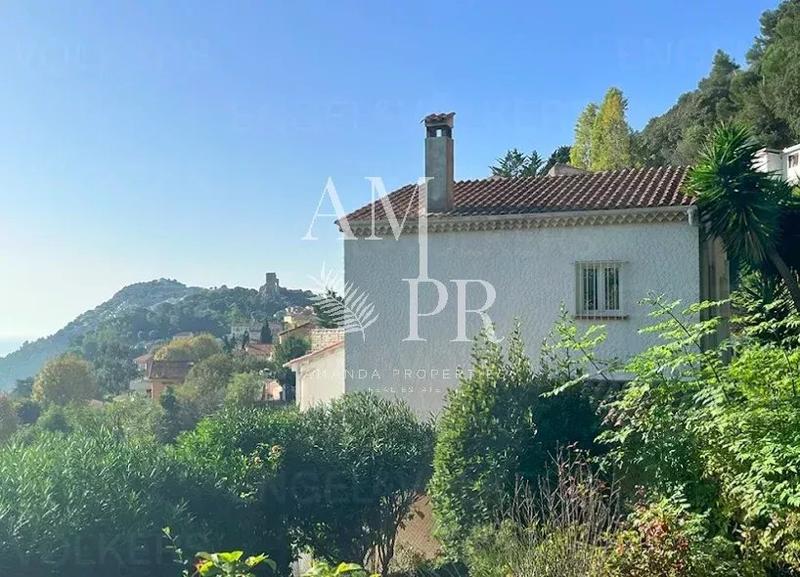 Maison - 237 m² - 7 pièces