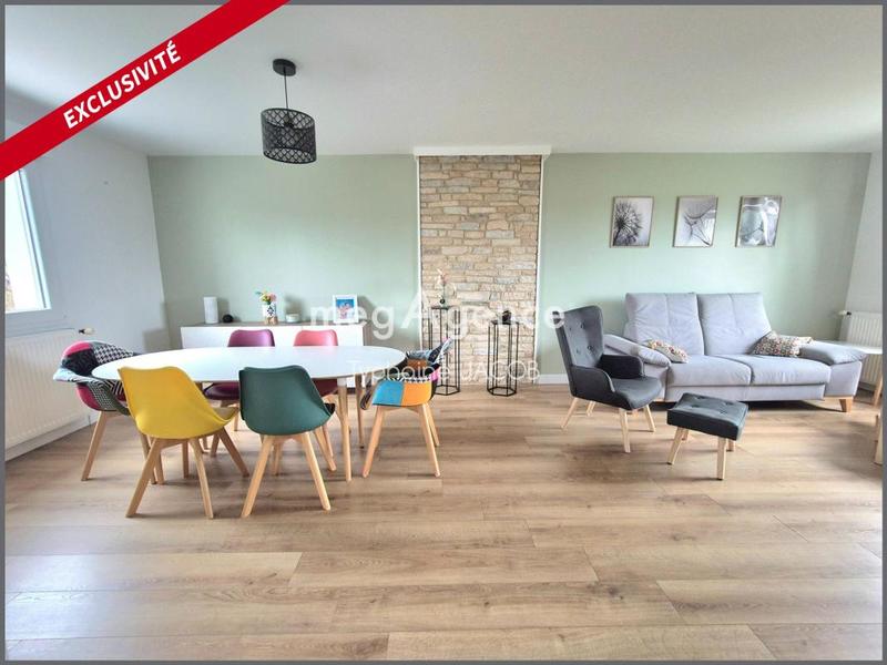 Maison traditionnelle - 176 m² - 8 pièces