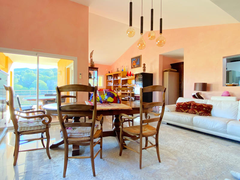 Appartement - 101 m² - 3 pièces