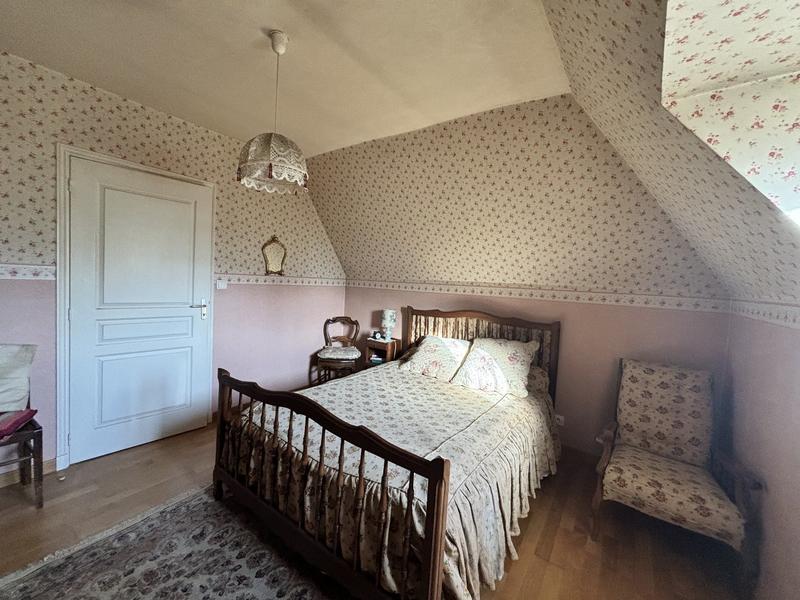 Maison - 210 m² - 8 pièces