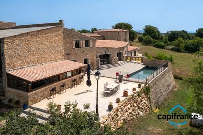 Propriété - 621 m² - 12 pièces