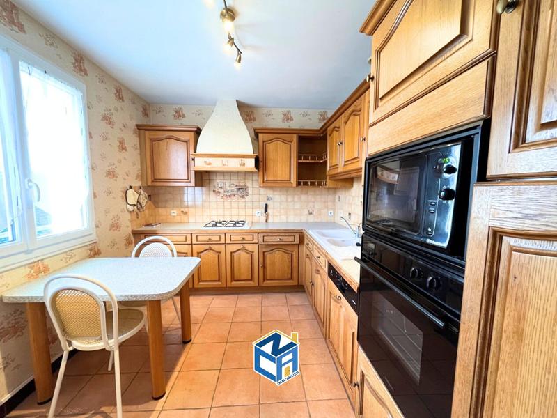 Maison - 98 m² - 4 pièces