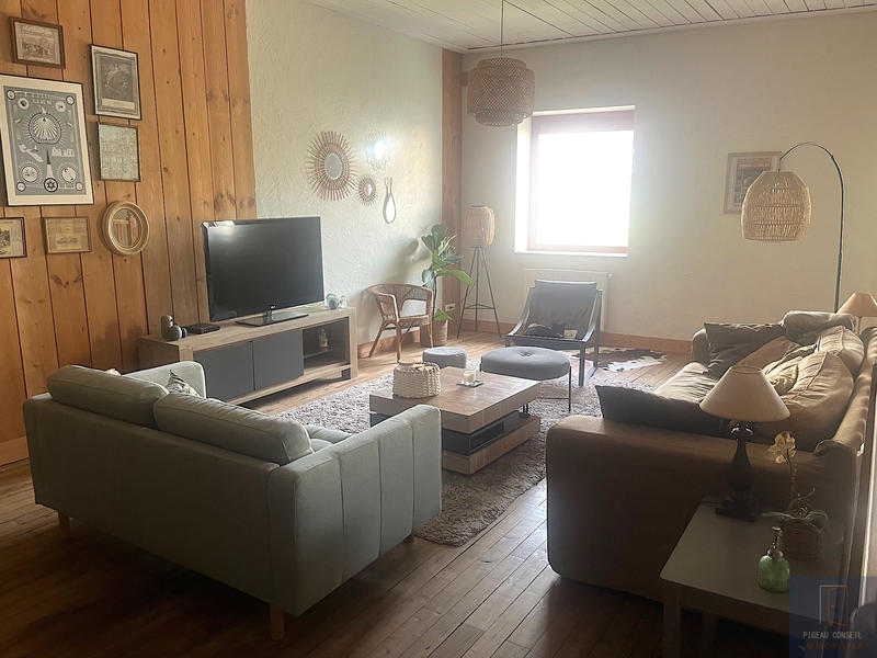 Maison - 260 m² - 7 pièces