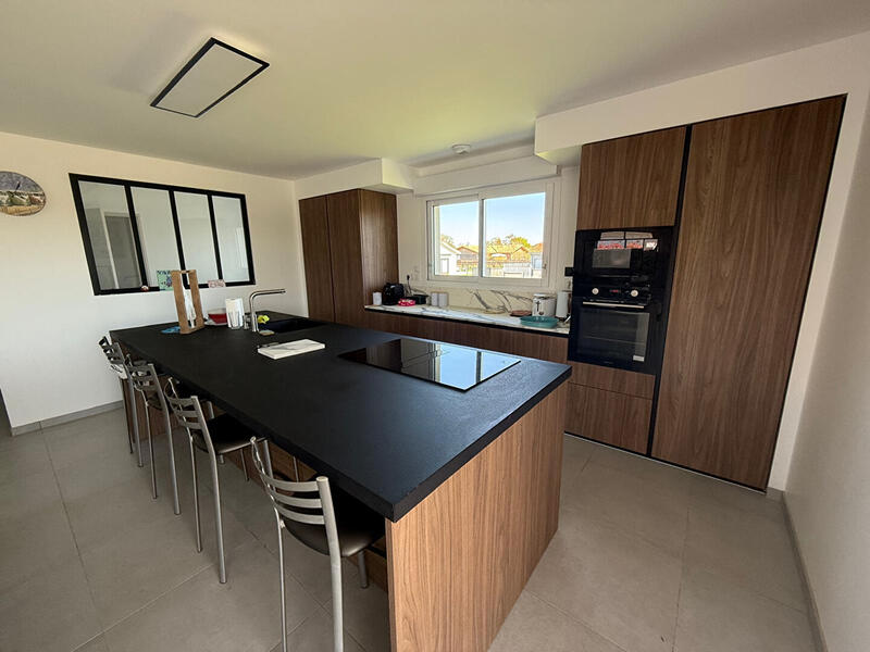 Maison - 98 m² - 5 pièces