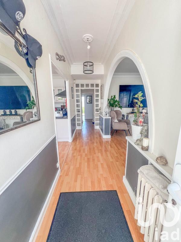 Maison - 220 m² - 8 pièces