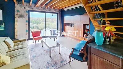 Maison - 220 m² - 6 pièces