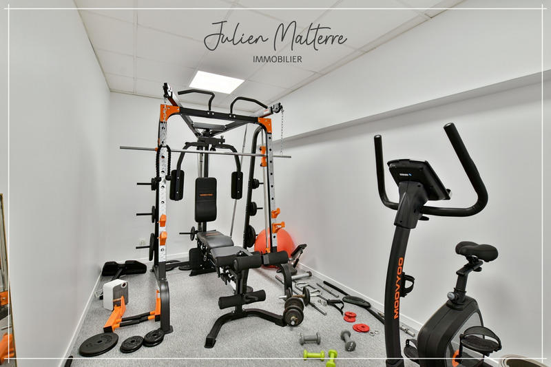 Maison bourgeoise - 211 m² - 8 pièces