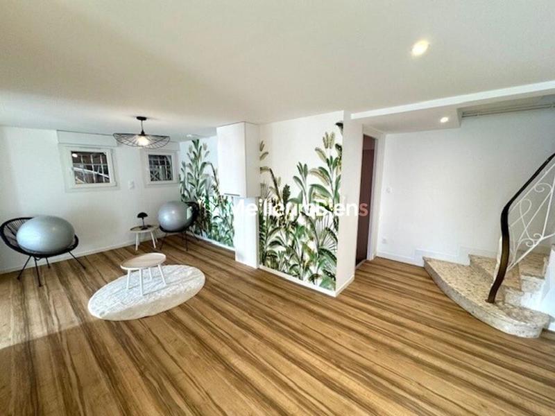 Immeuble - 244 m² - 10 pièces