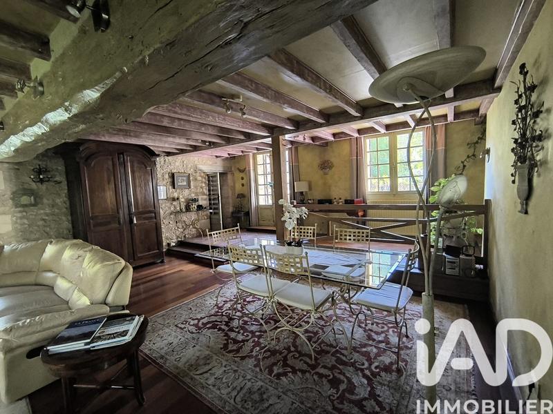 Maison - 194 m² - 7 pièces