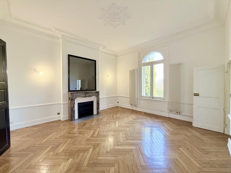 Appartement - 178 m² - 6 pièces