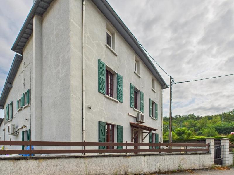 Maison - 200 m² - 9 pièces