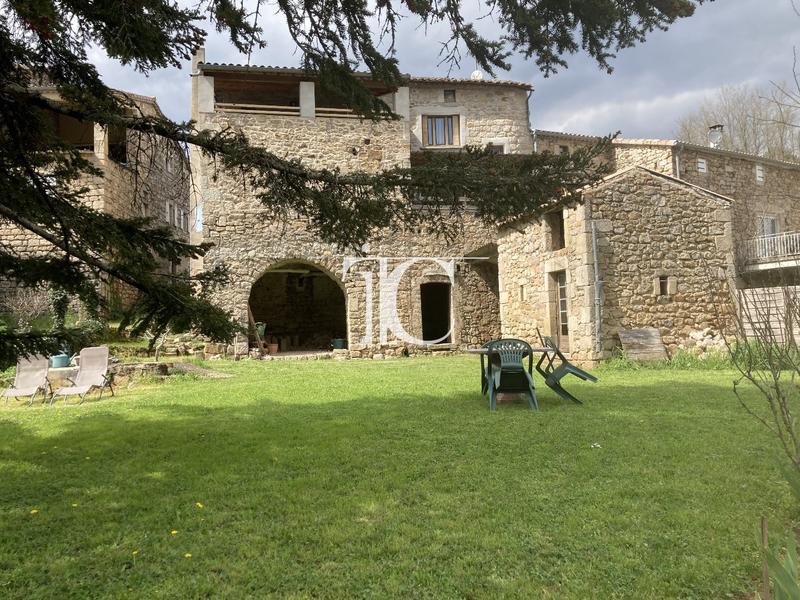 Appartement ancien - 70 m² - 3 pièces