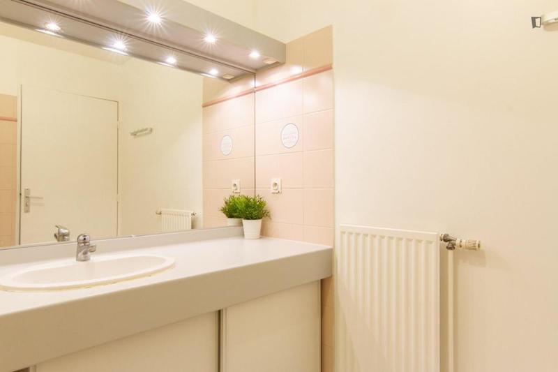 Chambre - 11 m² - 4 pièces