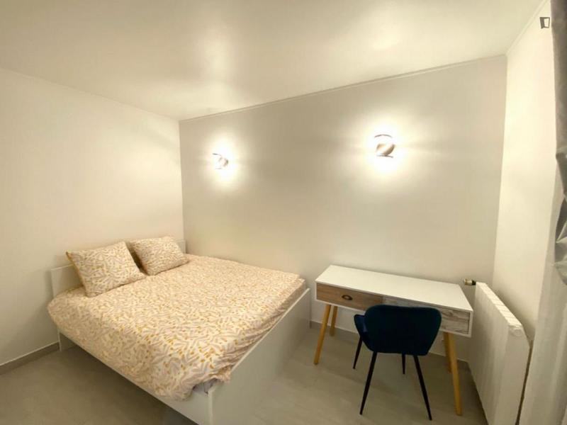 Chambre - 18 m² - 13 pièces