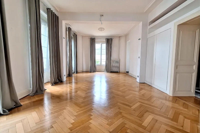 Appartement - 84 m² - 2 pièces