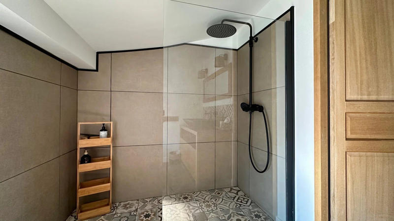 Maison - 207 m² - 9 pièces