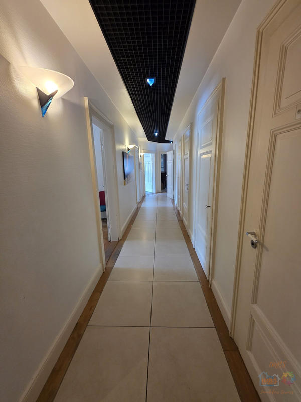 Appartement - 127 m² - 5 pièces