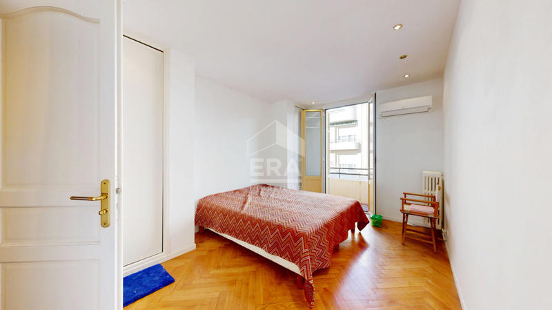 Appartement - 82 m² - 3 pièces