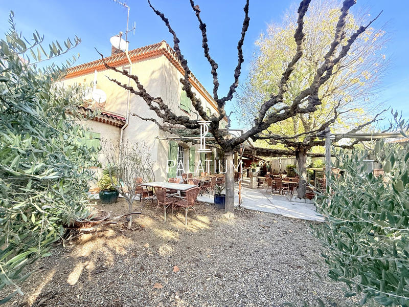 Fonds de commerce - 300 m²