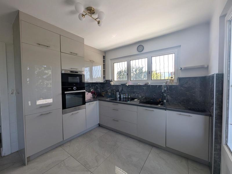 Maison traditionnelle - 145 m² - 7 pièces