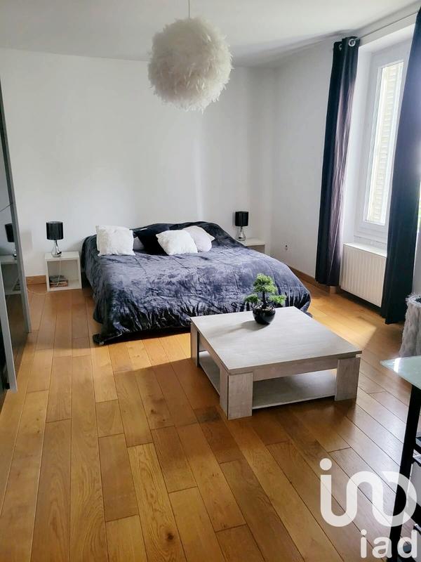 Maison - 330 m² - 8 pièces