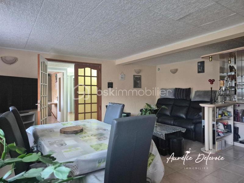 Maison - 211 m² - 9 pièces