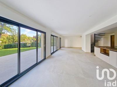 Maison - 175 m² - 5 pièces